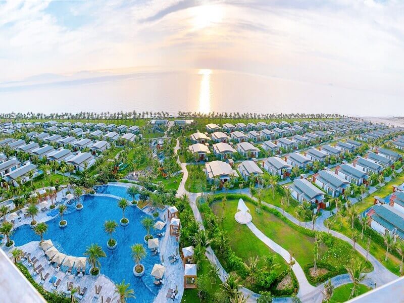 Vị trí đắc địa Movenpick Resort Cam Ranh