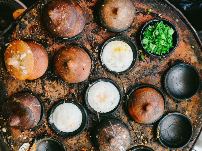 Thưởng thúc món bánh căn hấp dẫn, hương vị đậm đà